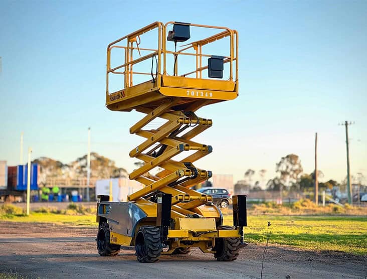 Scissor lift platform for safe access to high areas in industrial and commercial projects.